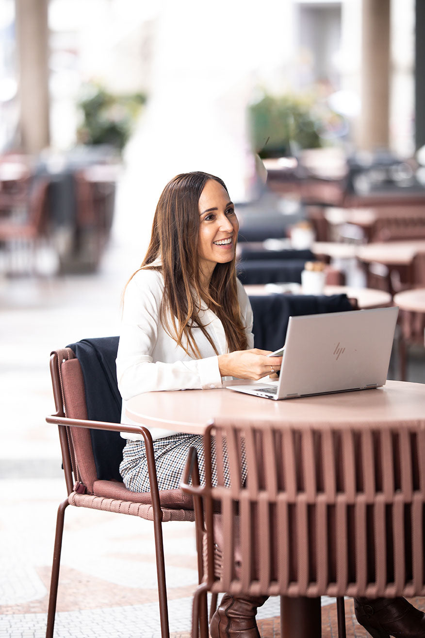 Chantal Jost bei Meeting mit Interior Designer in Zürich