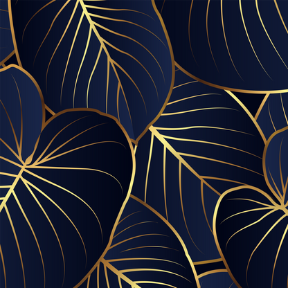 Midnight Botanica Tapete – Dunkelblaue Blätter mit goldenen Konturen